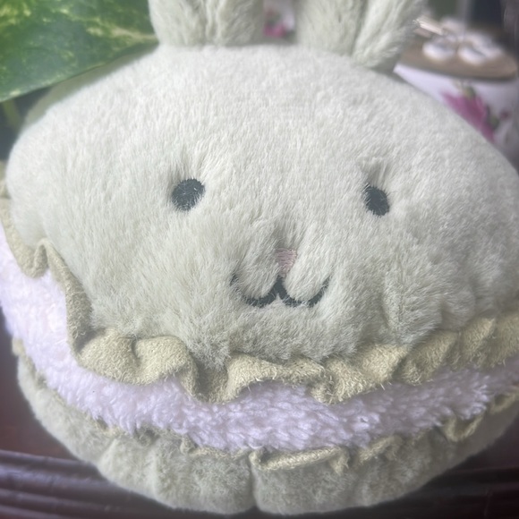 Jellycat Dainty Dessert Bunny Macaron - Picture 7 of 8